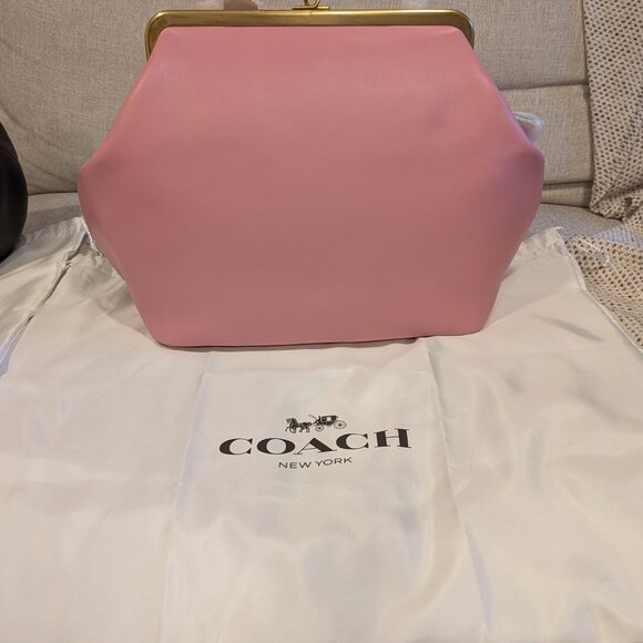 Extremely rare Coach Kisslock Frame in π©· Pink! - Picture 10 of 12